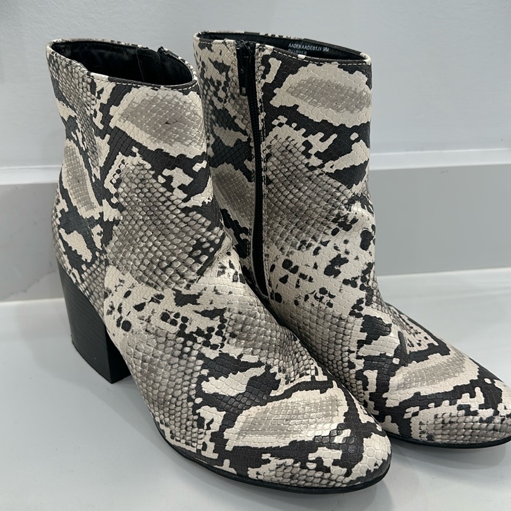 Madden girl boots, 3 inch heal, reptile, black, gray, and cream. Smoke free home